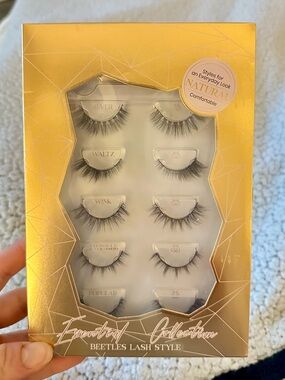 New ESSENTIAL EYELASH COLLECTION Beetles Strip Press-On Lashes Kit 5 Pairs NWT